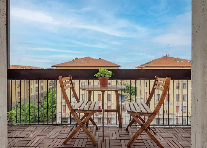 Xenia Apartments - Colorful Suite In Citta Studi Area